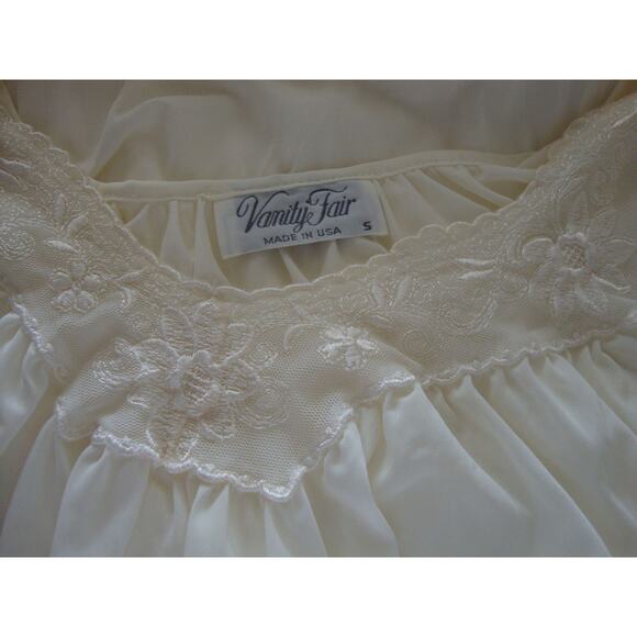 Vintage VANITY FAIR Nightgown SZ S Lace Slinky Short Sleeve Cream Long Nightie - Picture 3 of 4